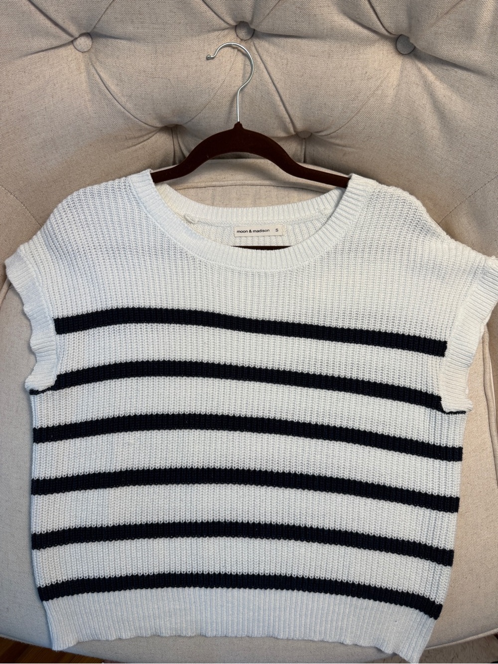 Moon & Madison White & Black Striped Knit Sweater Vest Size Small